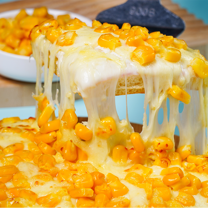 Пицца с большим количеством кукурузы (6)